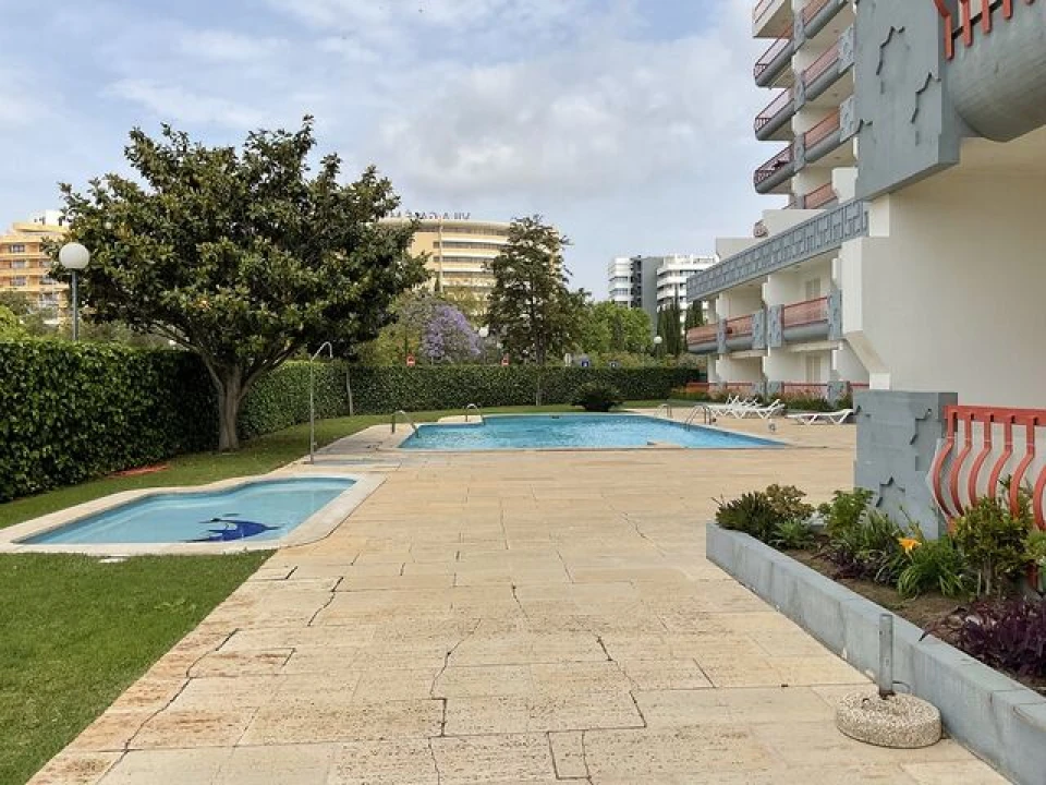 Apartamento T1 para Venda em Quarteira Foto 8