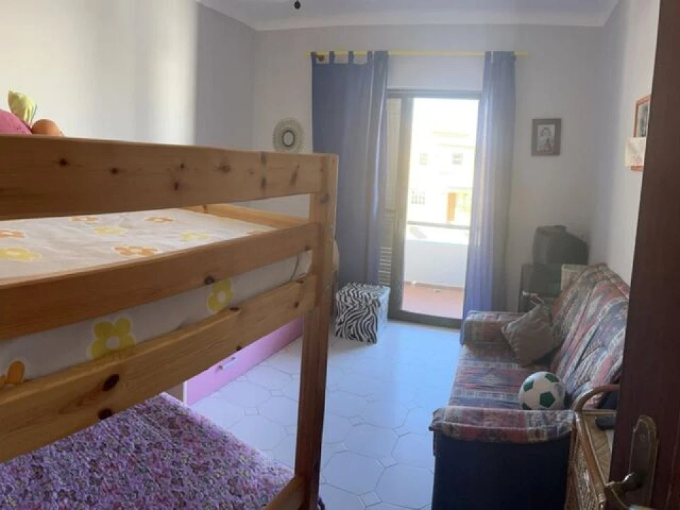 Moradia T4 para Venda em Quelfes Foto 10