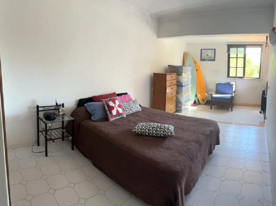 Moradia T4 para Venda em Quelfes Foto 9