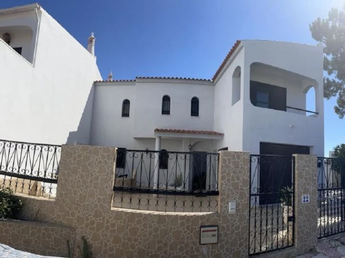 Moradia T4 para Venda em Quelfes Foto 11