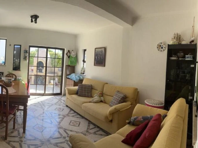 Moradia T4 para Venda em Quelfes Foto 4