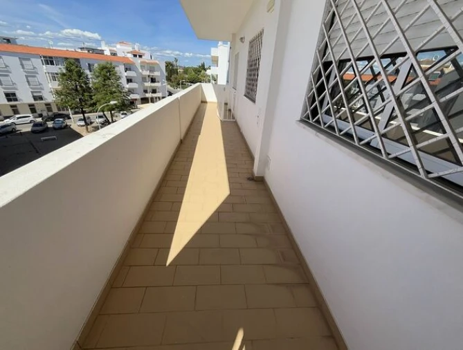Apartamento T2 para Venda em Quarteira Foto 10