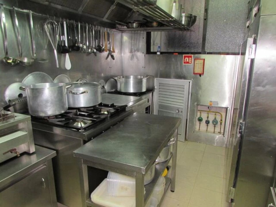 Loja para Venda em Quarteira Foto 4