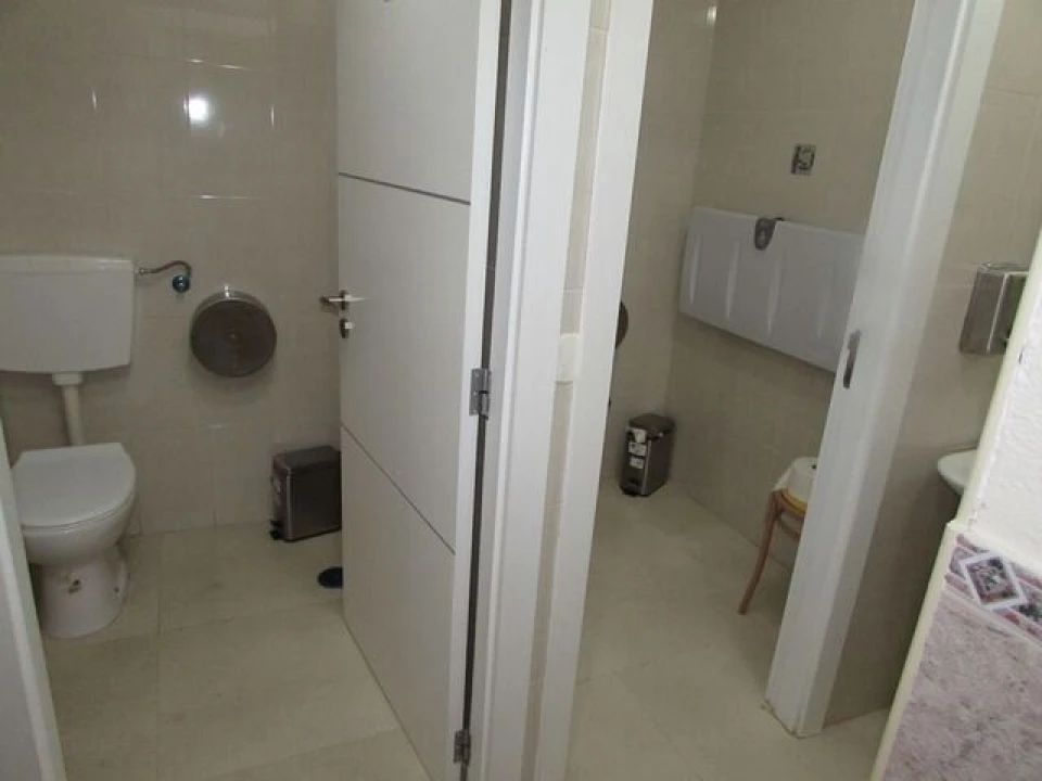 Loja para Venda em Quarteira Foto 2