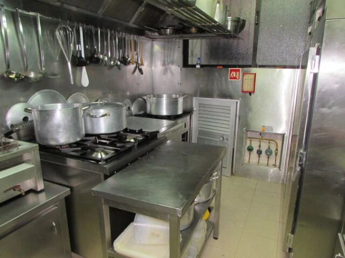 Loja para Venda em Quarteira Foto 4