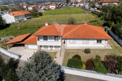 Moradia T4 para Venda em Adaufe