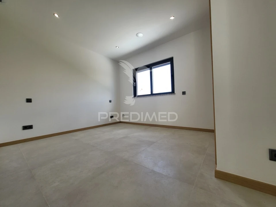 Moradia T4 para Venda em Portimão Foto 13