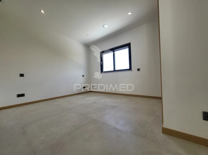 Moradia T4 para Venda em Portimão Foto 13