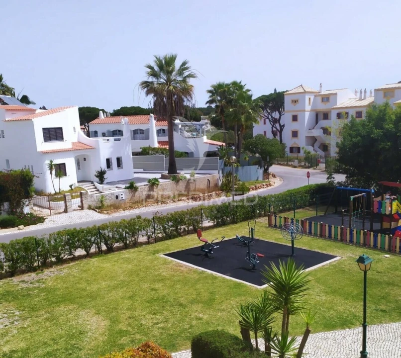 Apartamento T2 para Venda em Quarteira Foto 7