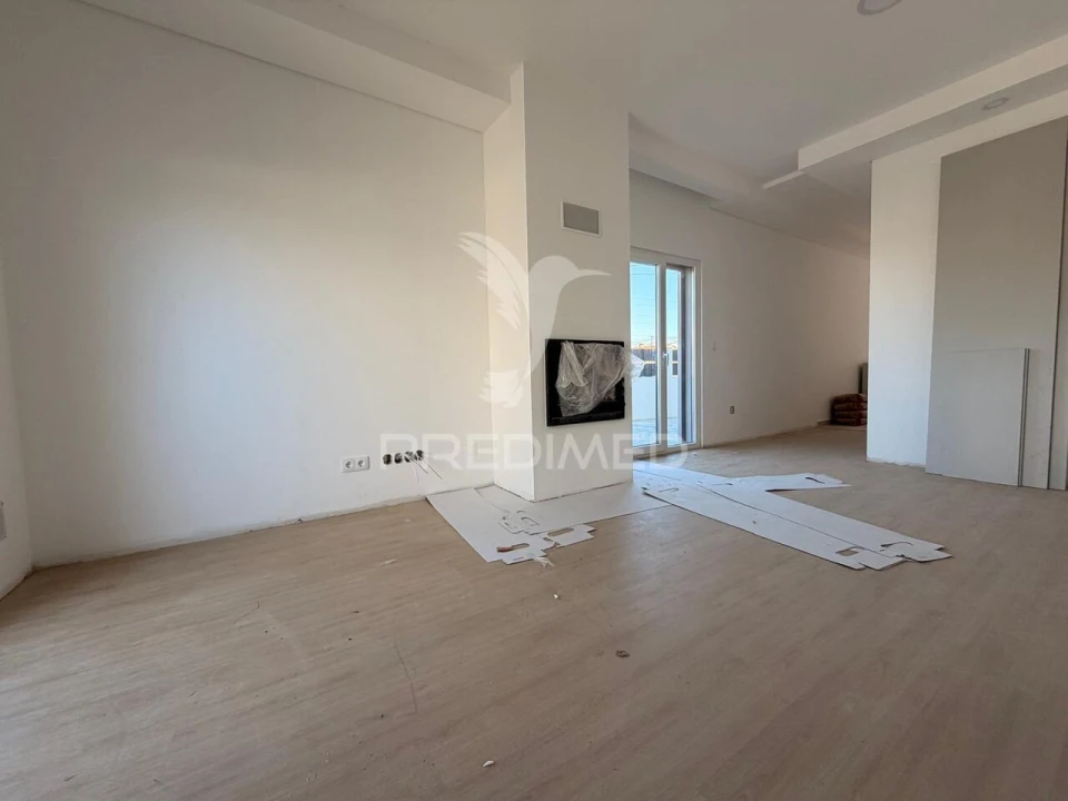 Moradia T4 para Venda em Fernao Ferro Foto 31