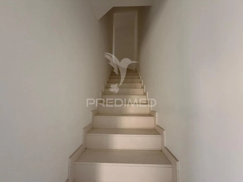 Moradia T4 para Venda em Fernao Ferro Foto 32