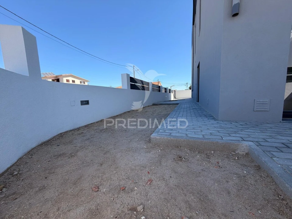 Moradia T4 para Venda em Fernao Ferro Foto 37