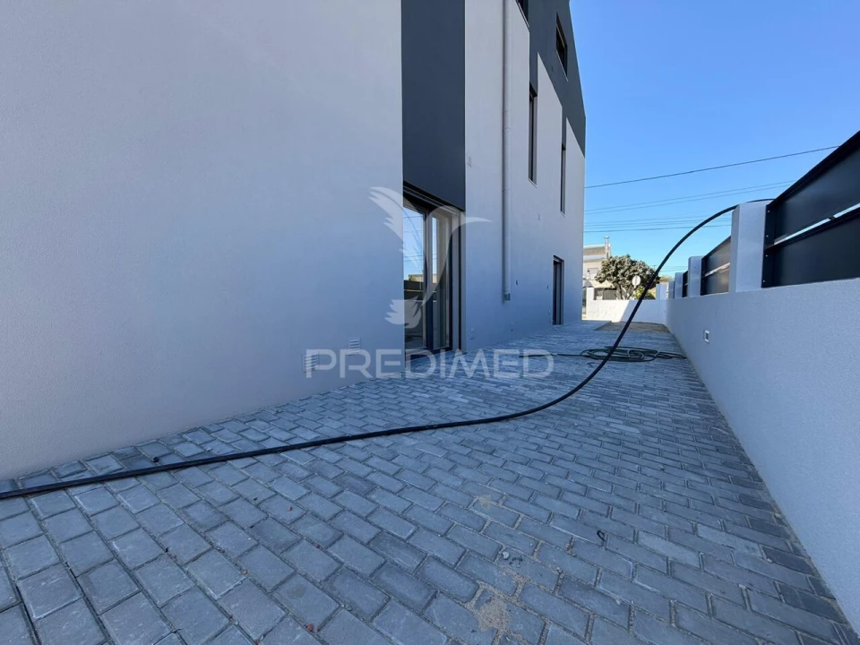 Moradia T4 para Venda em Fernao Ferro Foto 33