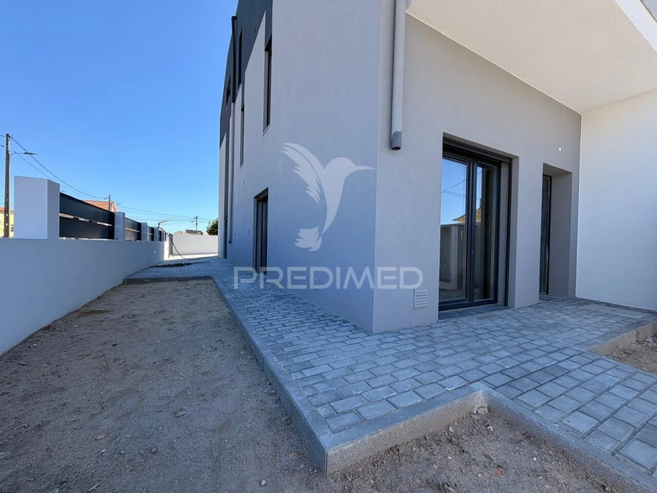 Moradia T4 para Venda em Fernao Ferro Foto 34