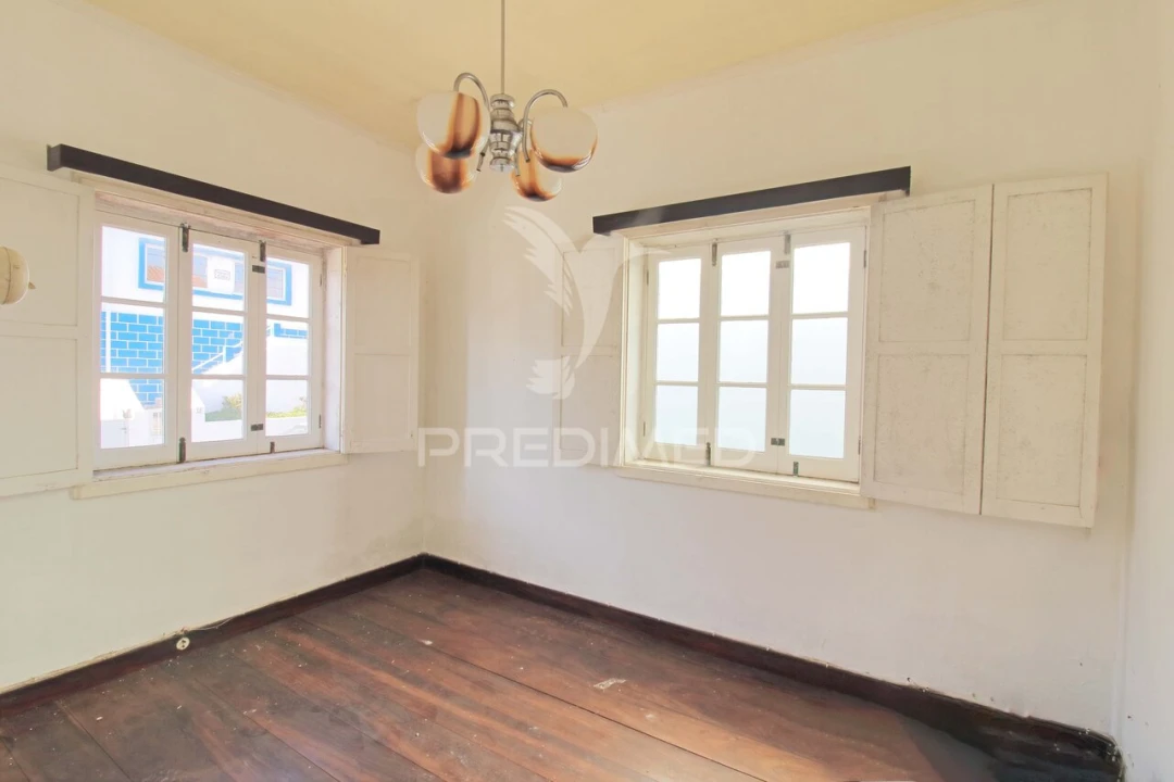 Moradia T2 para Venda em Praia da Vitoria (Santa Cruz) Foto 5