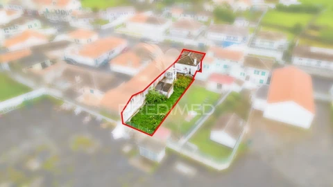 Moradia T2 para Venda em Praia da Vitoria (Santa Cruz)