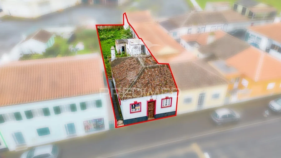 Moradia T2 para Venda em Praia da Vitoria (Santa Cruz)