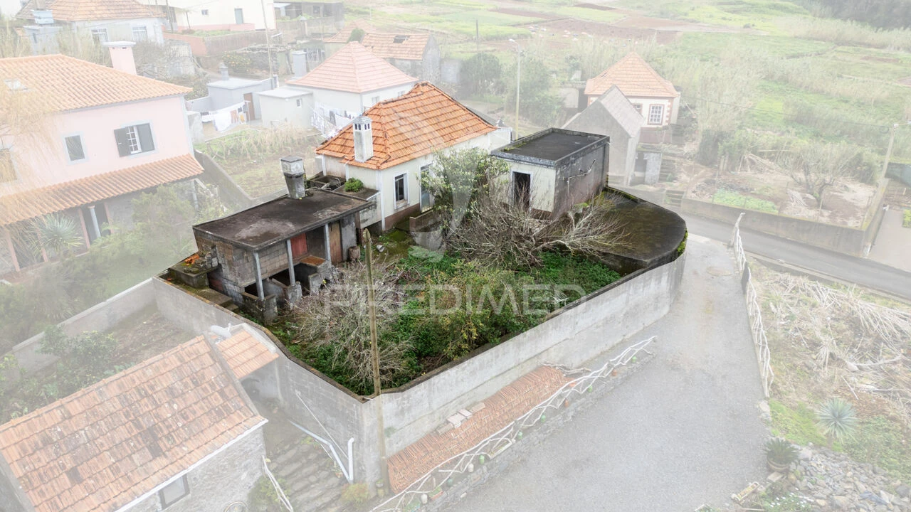 Moradia T3 para Venda em Porto Moniz Foto 2