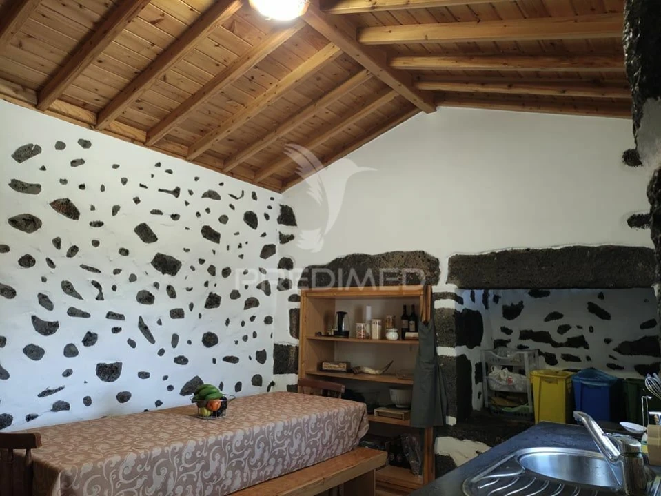 Moradia T2 para Venda em Santa Cruz da Graciosa Foto 3