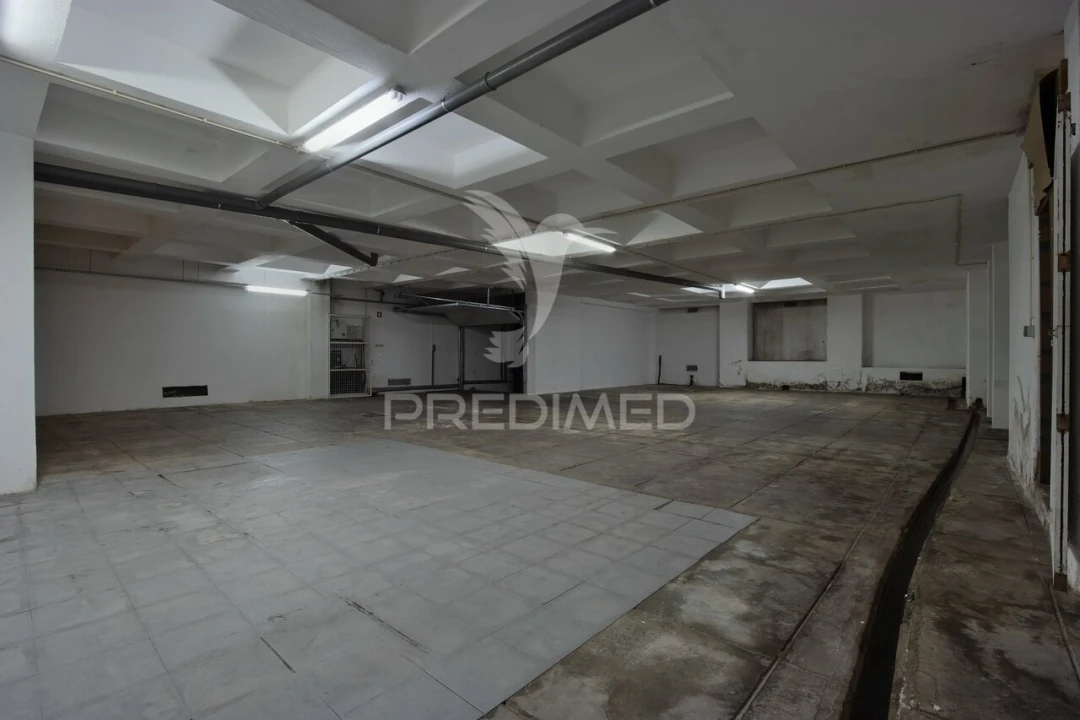 Loja para Arrendamento em Santo António Foto 20