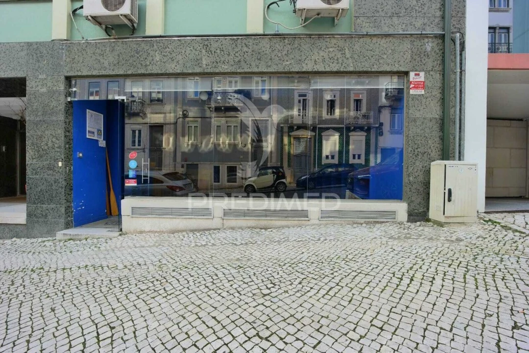 Loja para Arrendamento em Santo António Foto 25