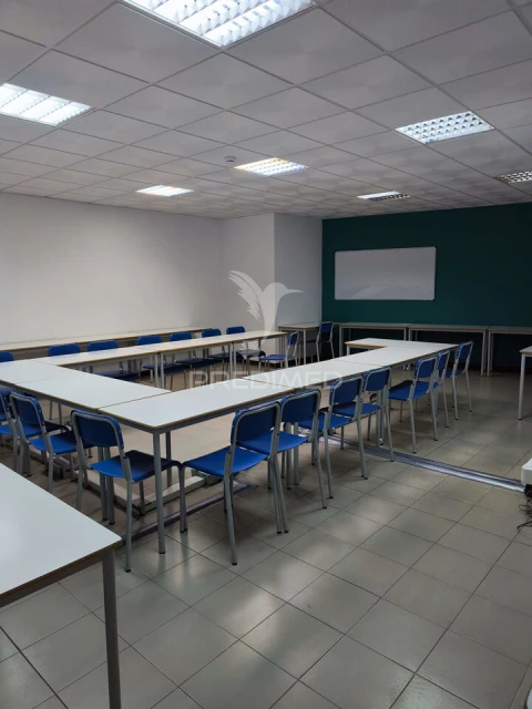 Loja para Venda em Albufeira e Olhos de Água