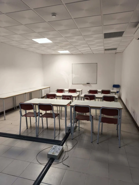 Loja para Venda em Albufeira e Olhos de Água