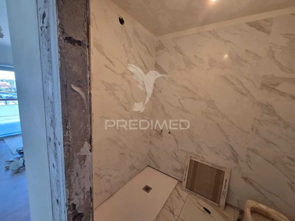 Apartamento T2 para Venda em Vilar de Andorinho Foto 16