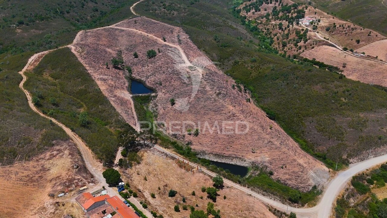 Moradia T0 para Venda em Santana da Serra Foto 3