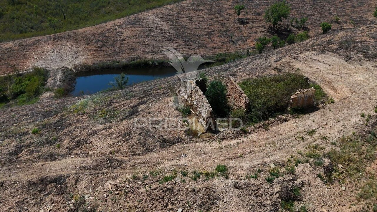 Moradia T0 para Venda em Santana da Serra Foto 2