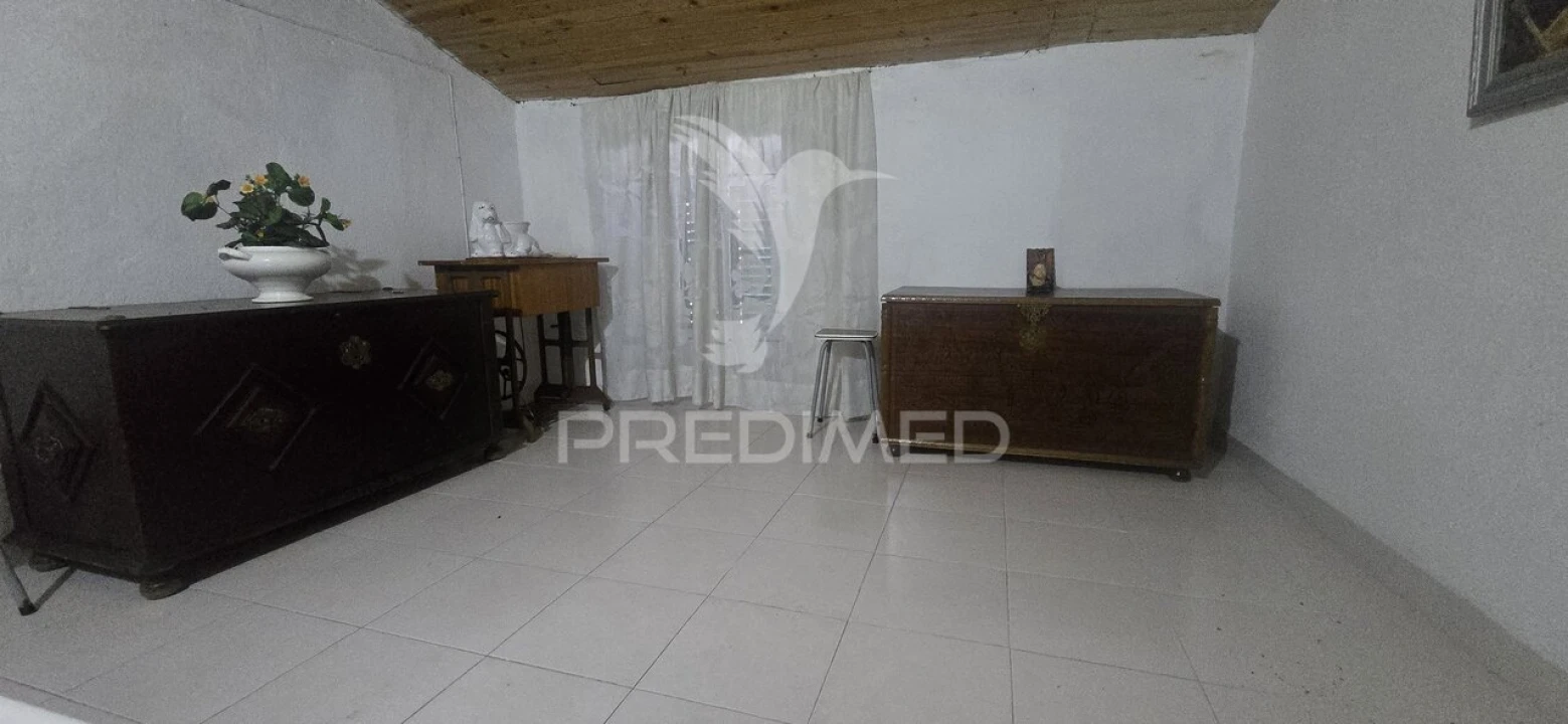 Moradia T3 para Venda em Santana Foto 3