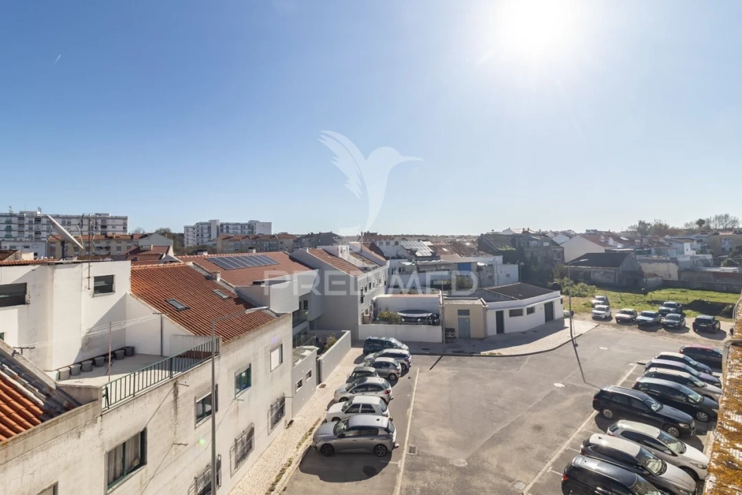 Apartamento T3 para Venda em Moita Foto 28