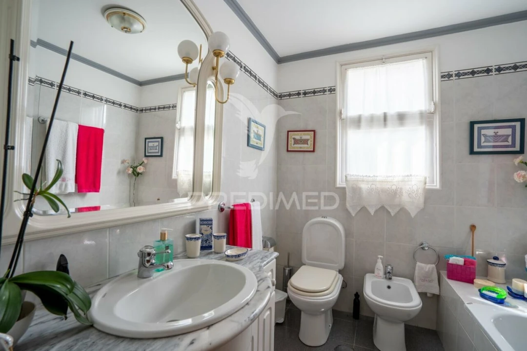 Moradia T5 para Venda em São Martinho Foto 8