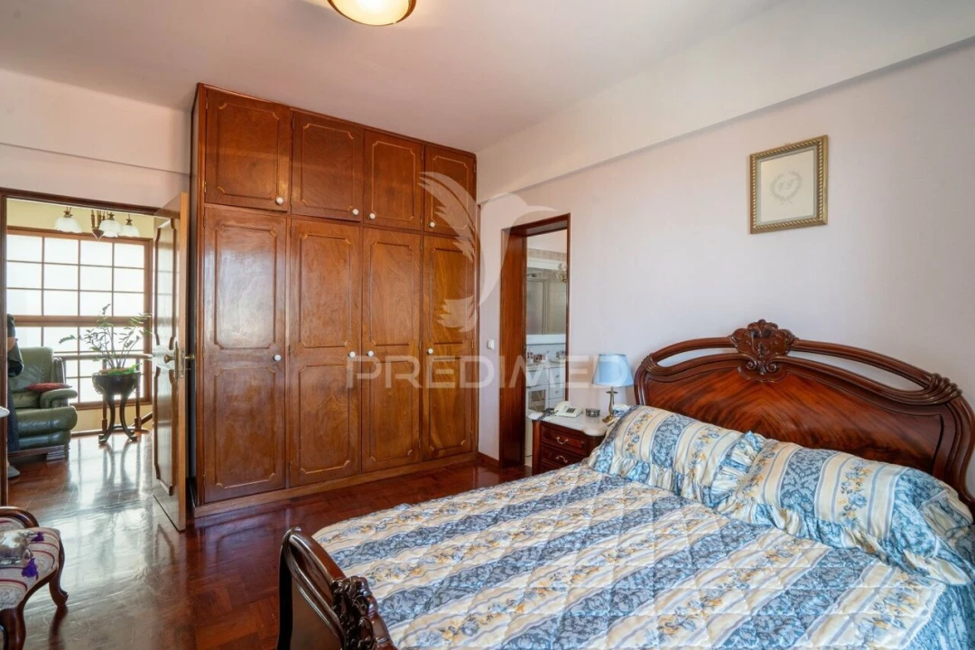 Moradia T5 para Venda em São Martinho Foto 10