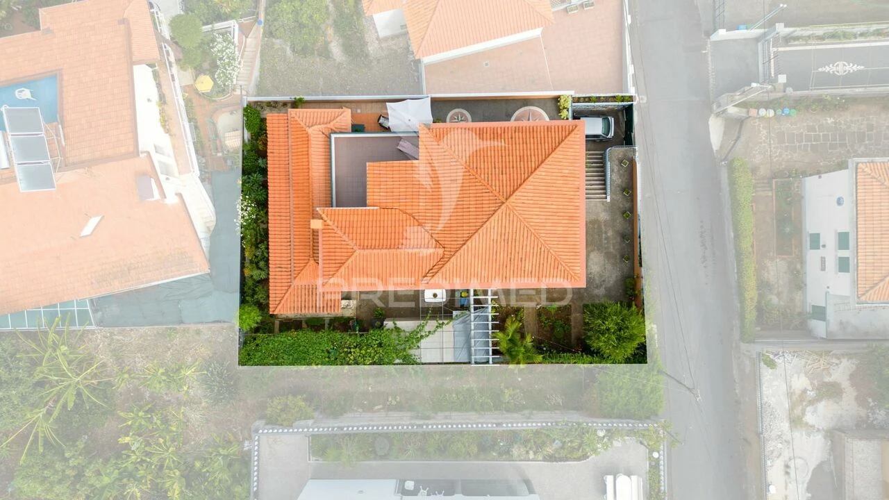 Moradia T5 para Venda em São Martinho Foto 6