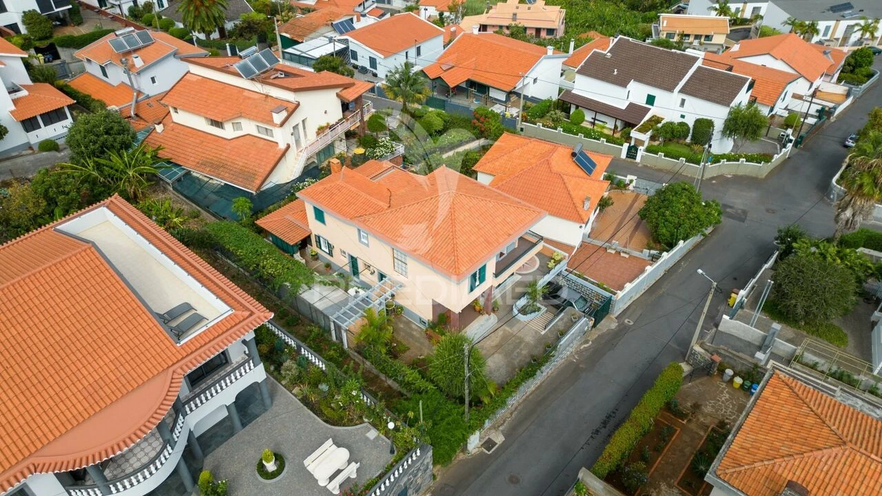 Moradia T5 para Venda em São Martinho Foto 5