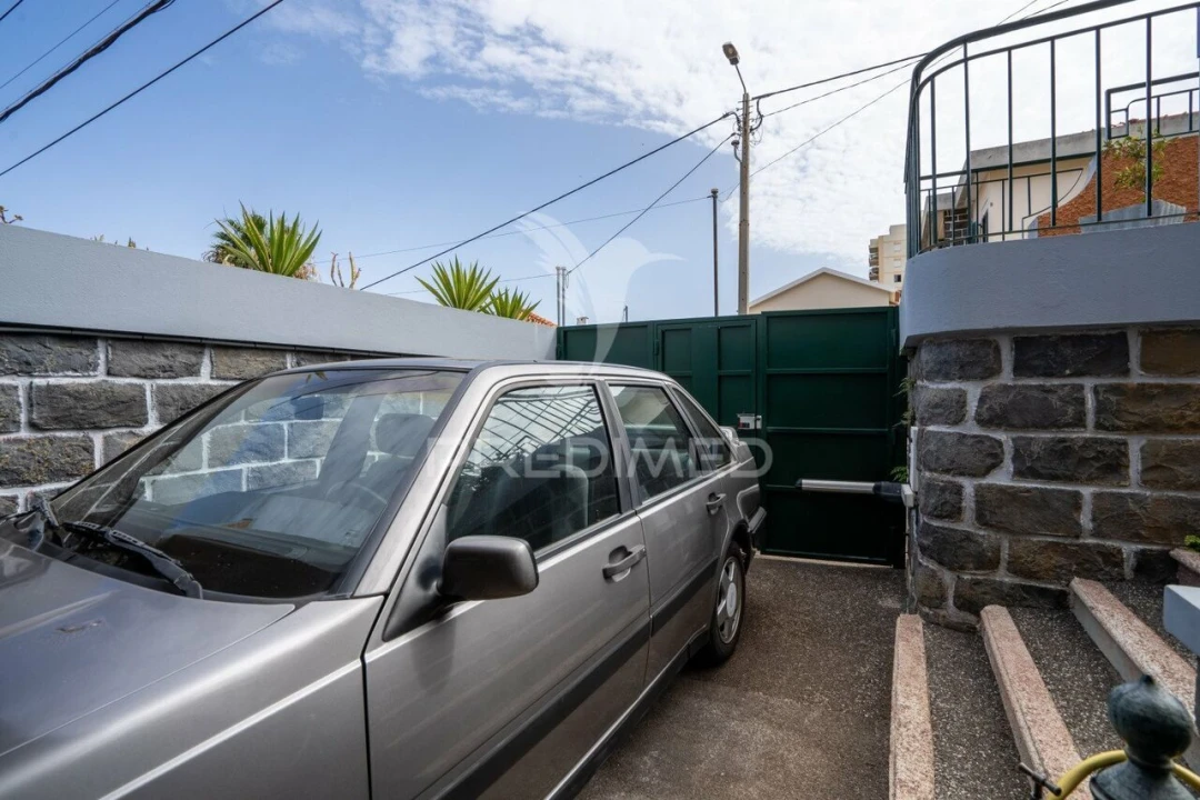 Moradia T5 para Venda em São Martinho Foto 33