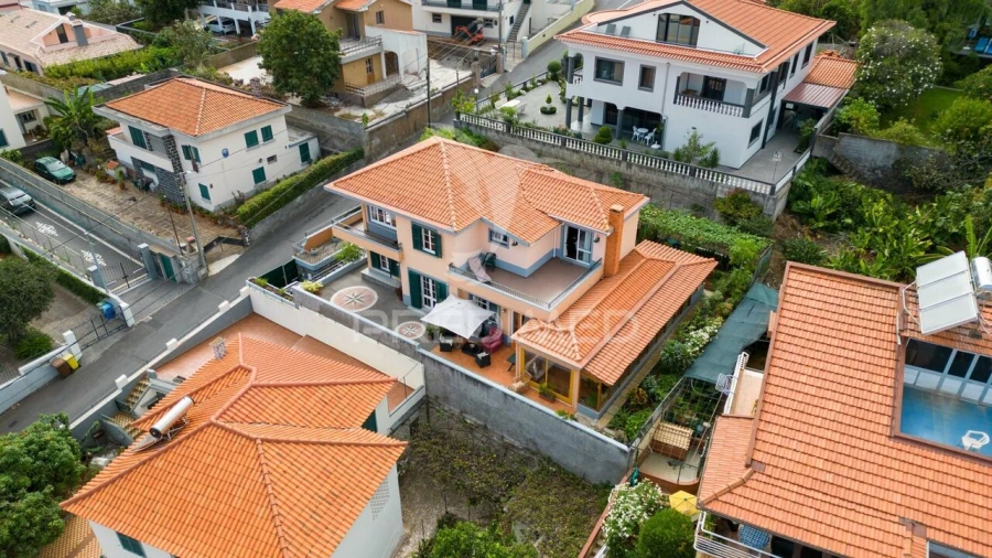 Moradia T5 para Venda em São Martinho Foto 3