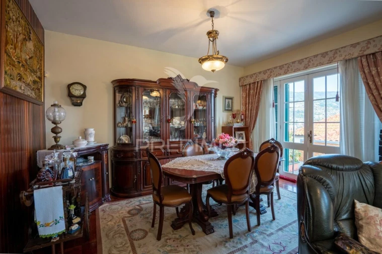 Moradia T5 para Venda em São Martinho Foto 19