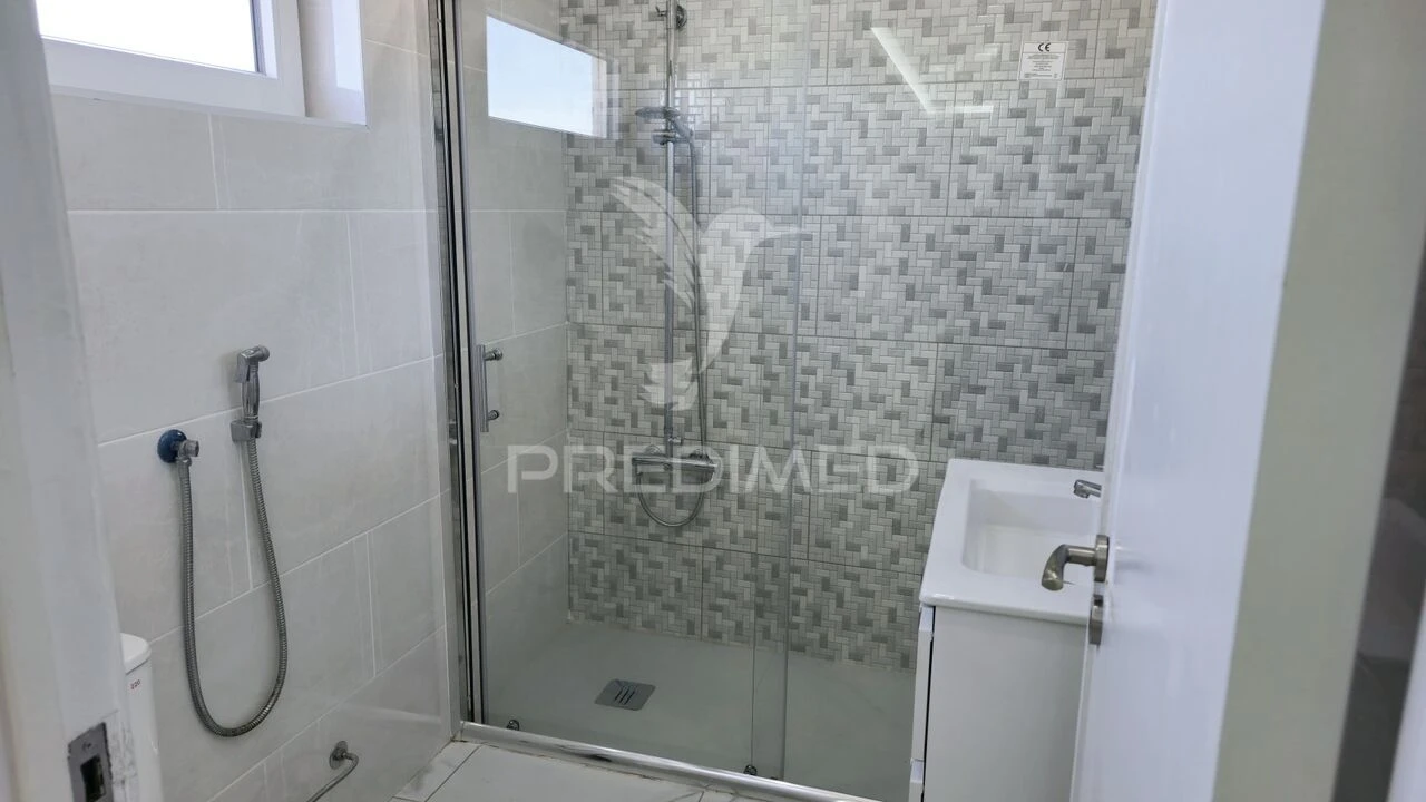 Apartamento T2 para Venda em Portimão Foto 22