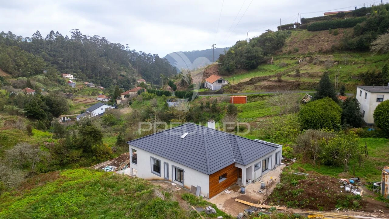 Moradia T3 para Venda em Santo Antonio da Serra Foto 33
