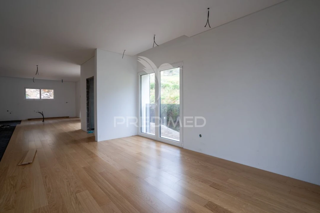 Moradia T3 para Venda em Santo Antonio da Serra Foto 4