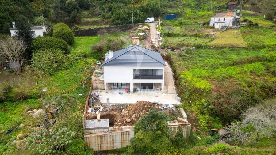 Moradia T3 para Venda em Santo Antonio da Serra Foto 1