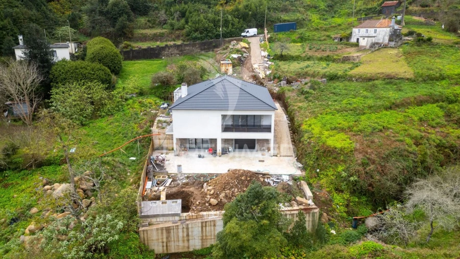 Moradia T3 para Venda em Santo Antonio da Serra