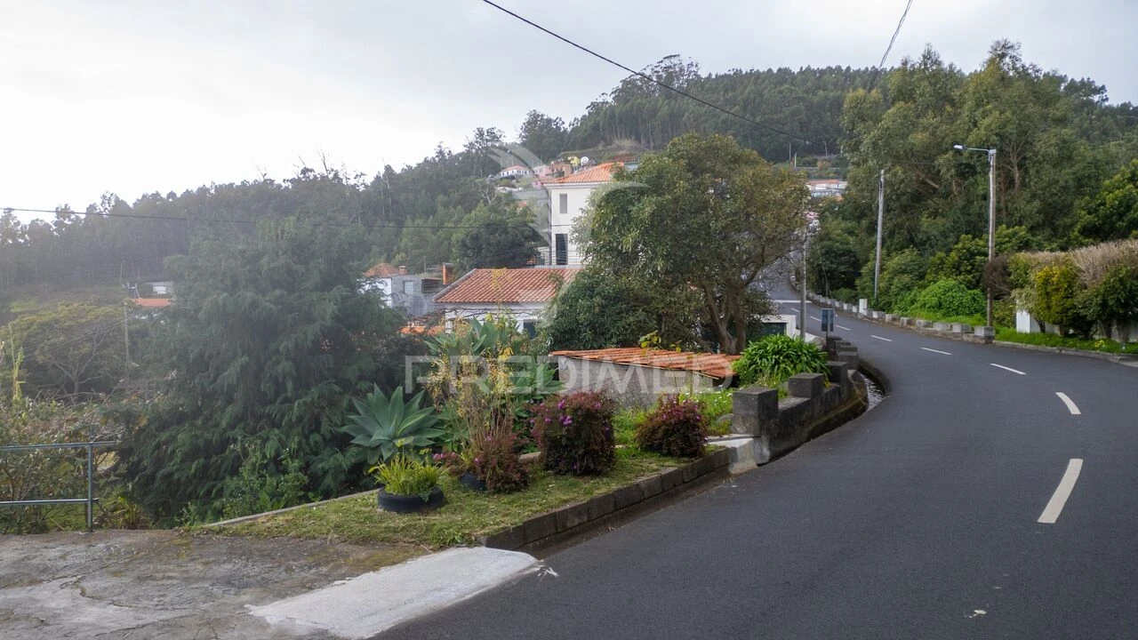 Terreno para Venda em Caniço Foto 32