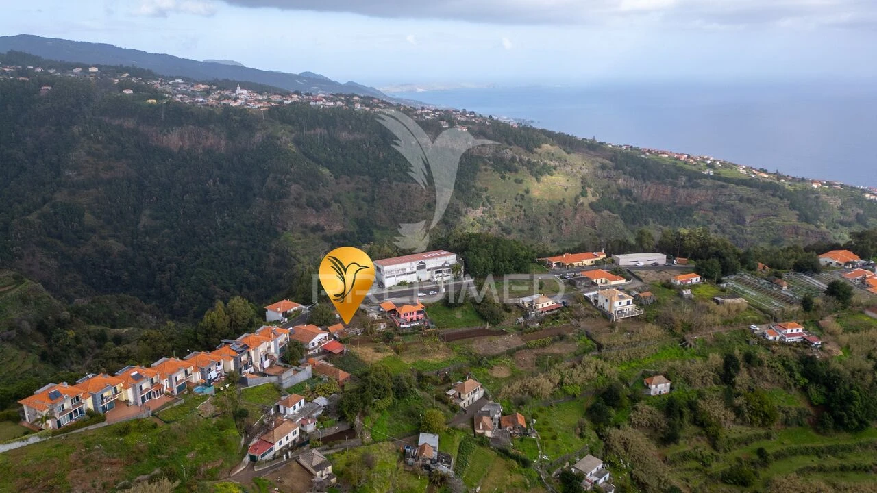 Terreno para Venda em Caniço Foto 16