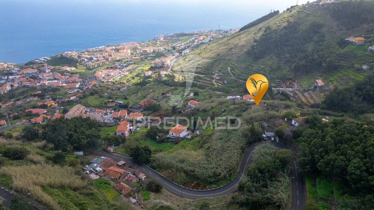 Prédio para Venda em Caniço Foto 14