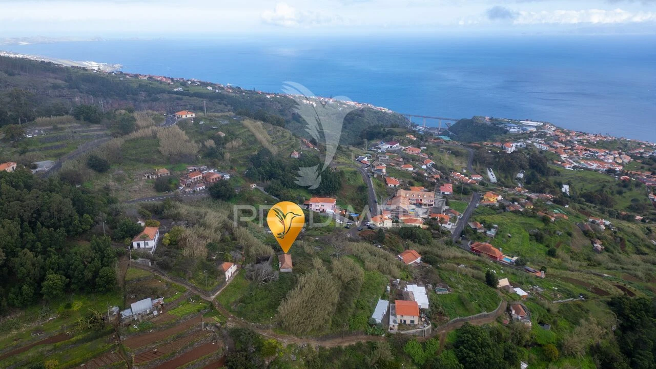 Prédio para Venda em Caniço Foto 24