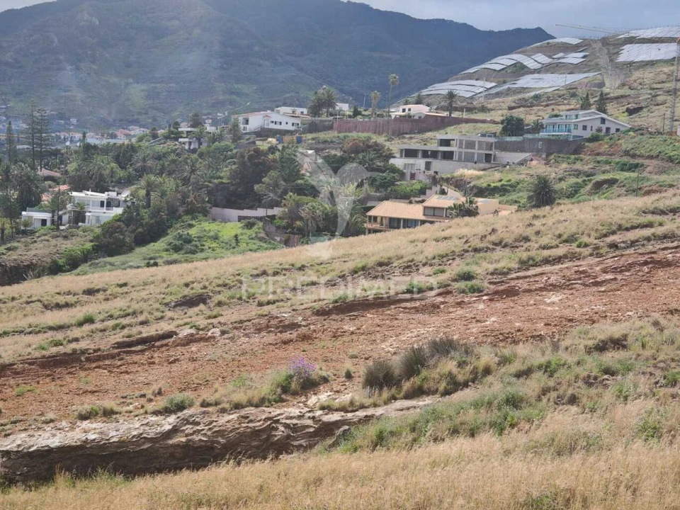 Terreno para Venda em Caniçal Foto 10