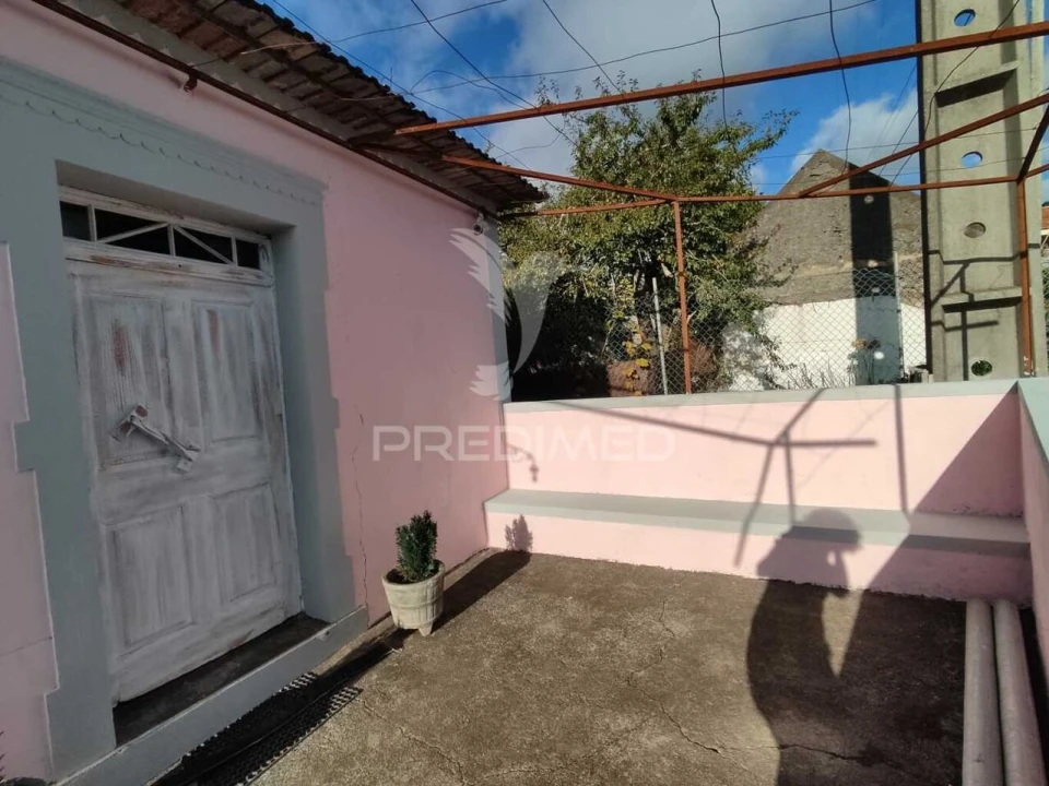 Moradia T2 para Venda em Fajã da Ovelha Foto 3